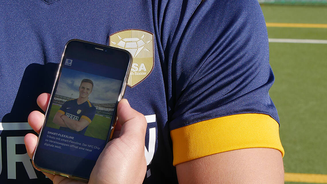 Digitales Sporttrikot mit integrierter NFC-Technologie | © smart-TEC GmbH & Co. KG